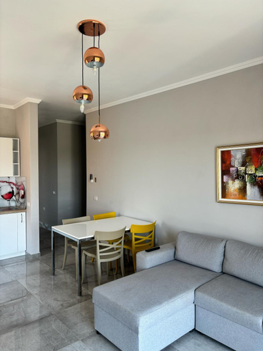 5, Emma's Apartments, Durrësit