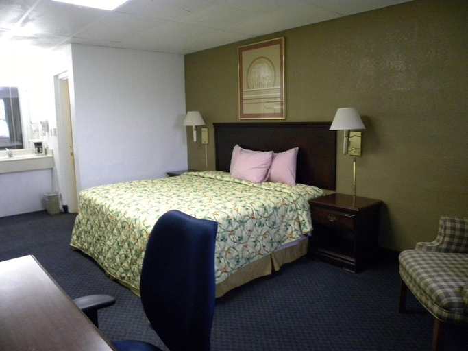 Bedroom 3, Guest Inn Rogers, Benton