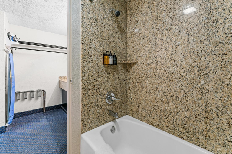 Bathroom 4, Guest Inn Rogers, Benton