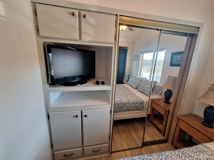 Others 5, Oceanfront Cabin 3 w Jacuzzi Pet Friendly, Del Norte