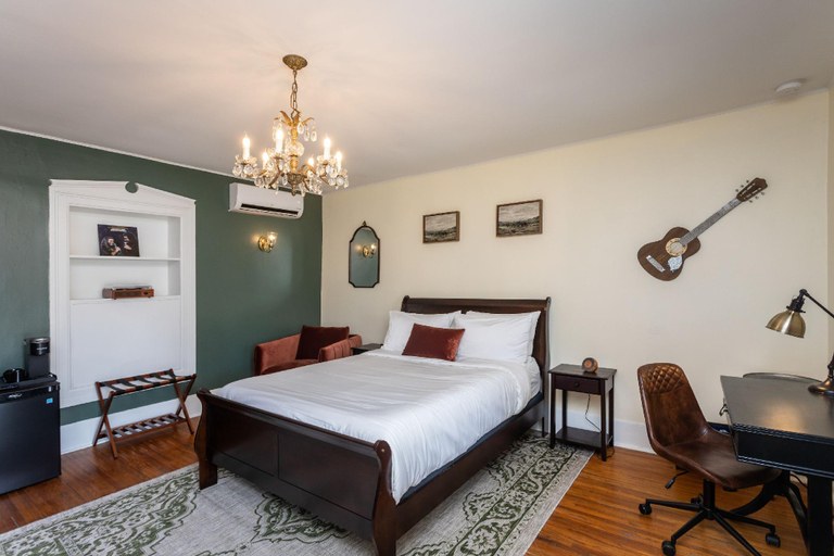 Bedroom 2, The Legacy Inn, Page