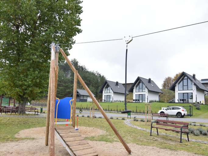 Family & Kids, Cottage by Kiedrowickie Lake with Boat Access, Bytów