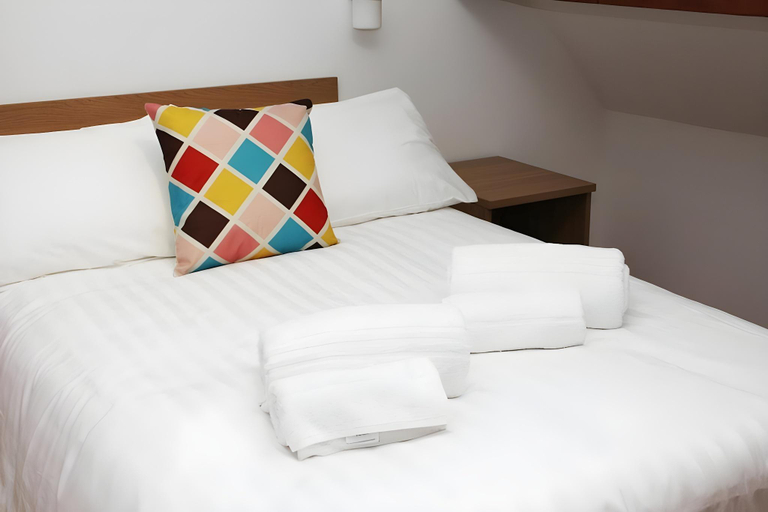 Bedroom 2, Flexistay Leicester Gables Aparthotel, Leicester