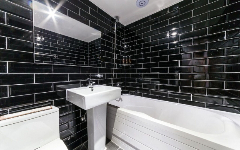 Bathroom 5, Incheon (Juan) HERTZ, Nam