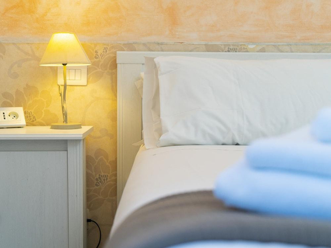 Bedroom 2, Salotto Piramide guesthouse, Rome