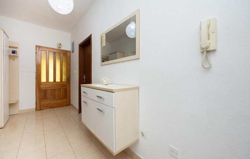 Others 4, Apartman Jana, Trogir