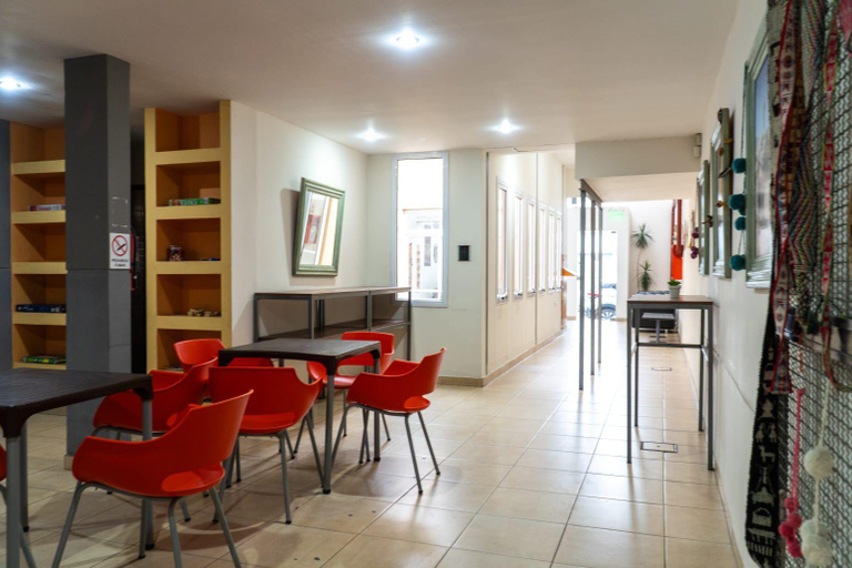 4, Hotel Leguizamon, Capital