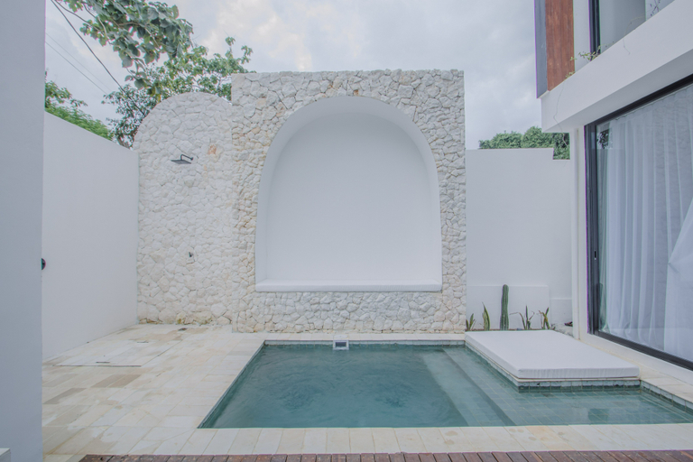 Others 2, Casa Tropicalia, Badung