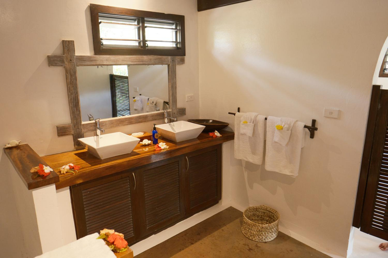 Bathroom 5, Navutu Stars Resort, Ba