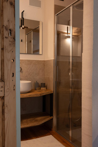 Bathroom 2, Visaisa taverna & foresteria, Cuneo