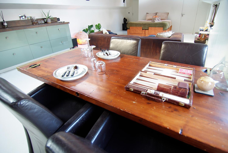Food & Drinks, Eco HouseBoat, Amsterdam