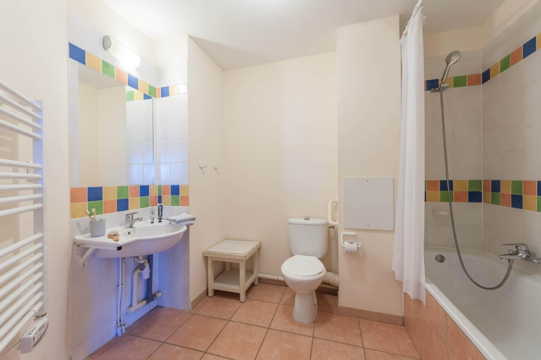 Bathroom 5, Village Pierre & Vacances Pont Royal en Provence, Bouches-du-Rhône