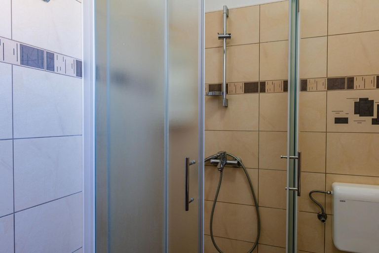 Bathroom 3, Apartments Krslovic, Privlaka