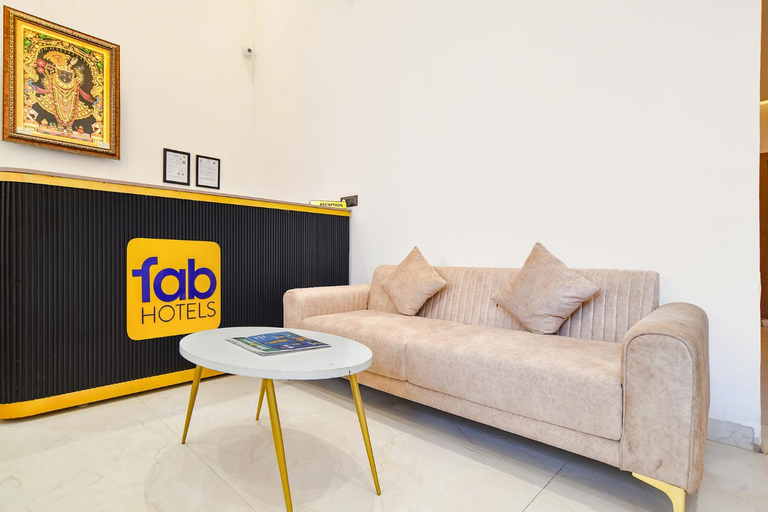 Lobby 5, Fabhotel Saraca Inn, Indore