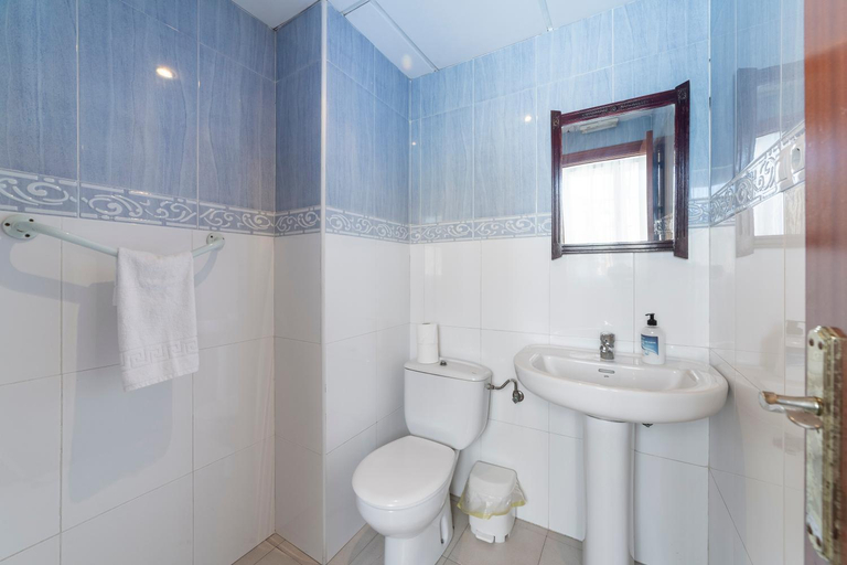 Bathroom 2, Hostal Moya, Almería