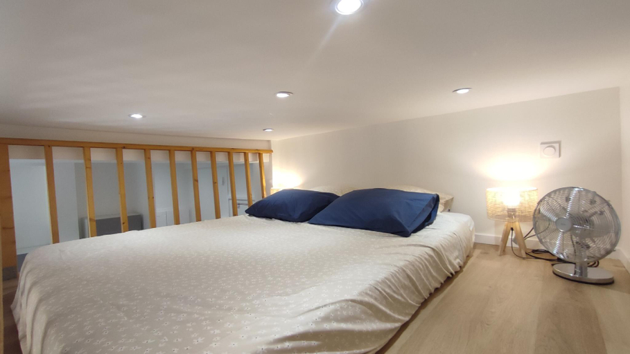 Bedroom 2, Appartement port et vieux Nice Direct from Airport by tramway, Alpes-Maritimes
