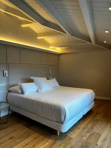 Bedroom 2, De la Osa Hotel, Asturias