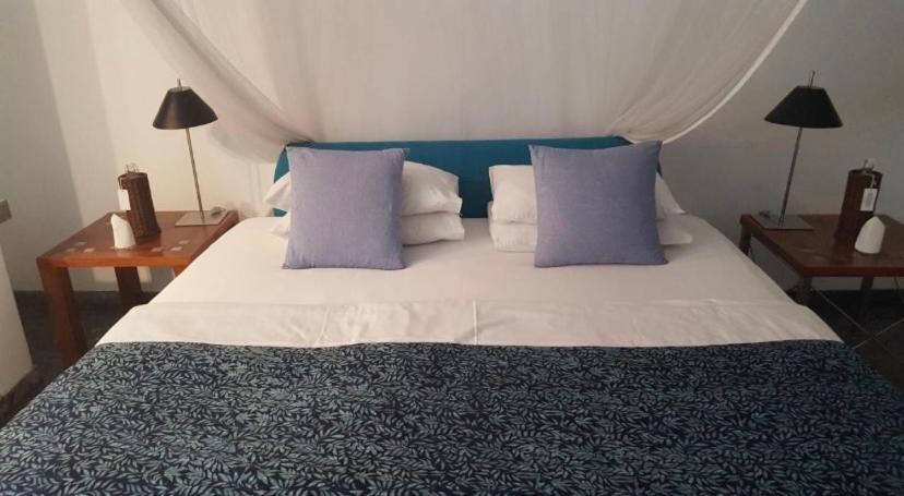 Bedroom 5, Sevenra Grand Beach Hotel, Hikkaduwa