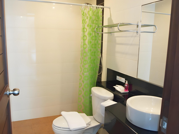 Bathroom 4, Phuket Ecozy Hotel, Phuket Island