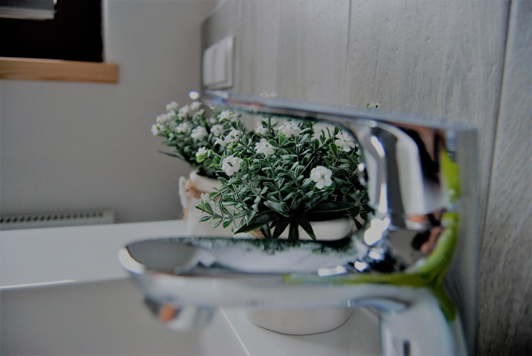 Bathroom 3, Chatka Bernadka - w sercu Gorcow, Nowy Targ