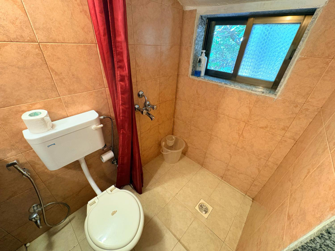 Bathroom 2, Captans Stay, Pune