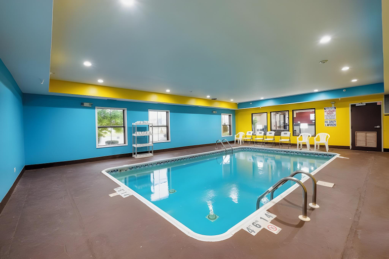 Sport & Beauty, Red Roof Inn & Suites Monee, Will