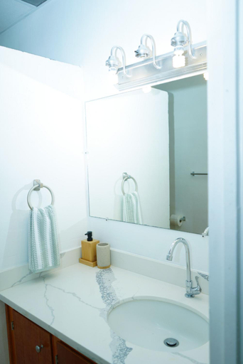 Bathroom 3, Buena Vista El Zonte, Chiltiupán