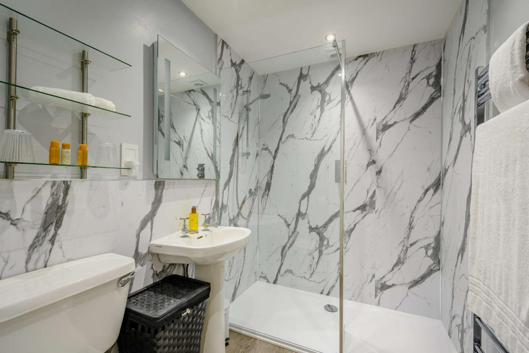 Bathroom 4, Blackaddie House Hotel, Dumfries and Galloway
