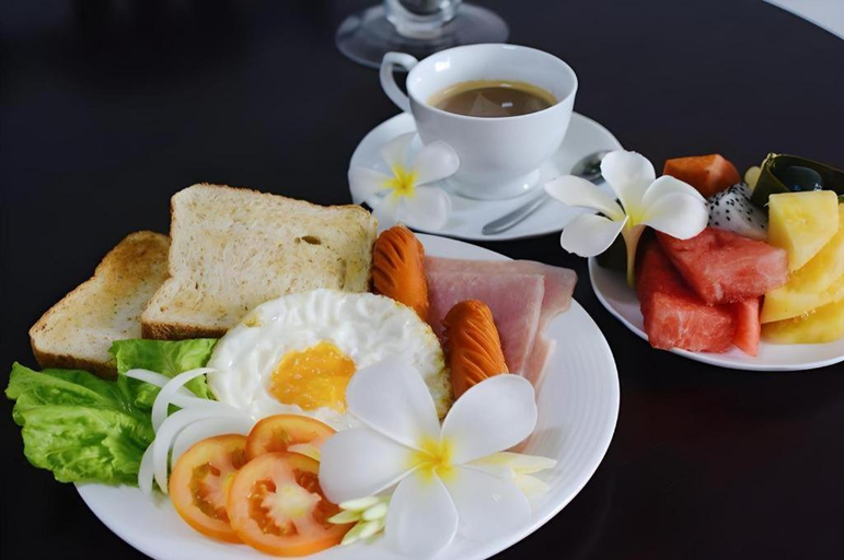Food & Drinks 5, Sky City Hotel, Vientiane