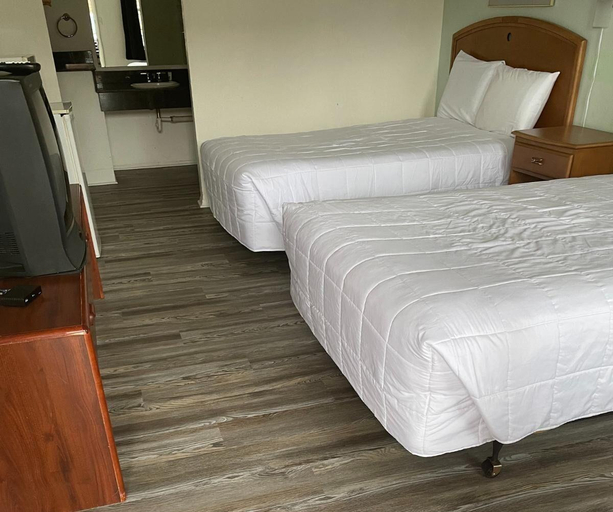 Bedroom 2, Nights Inn, Sevier
