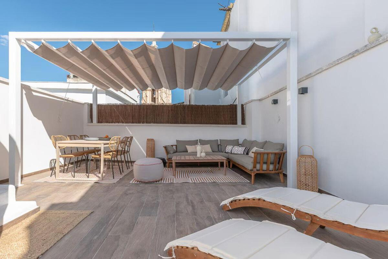 Others 4, Attic Oasis, Málaga