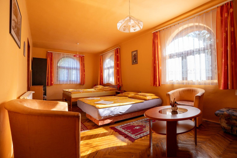 Bedroom, Hegyi Panzio, Bélapátfalva