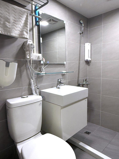 Bathroom 4, New Lion City Business Hotel, Taipei City