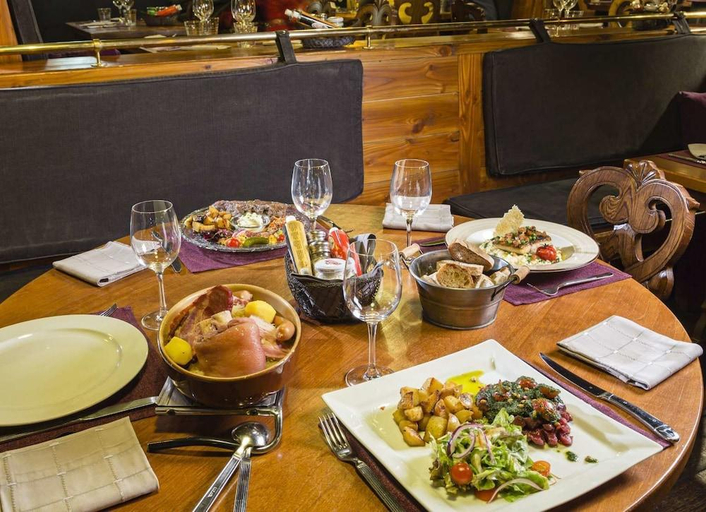 Food & Drinks 5, Hotel Kandahar, Savoie