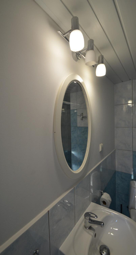 Bathroom 2, Pokoje Premium, Jelenia Góra
