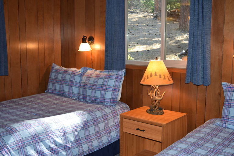 Bedroom 2, Sequoia House, Mariposa