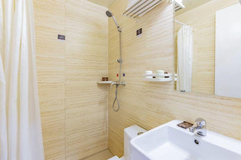 Bathroom 4, PAI Hotels Shijiazhuang Railway Station West Square, Shijiazhuang