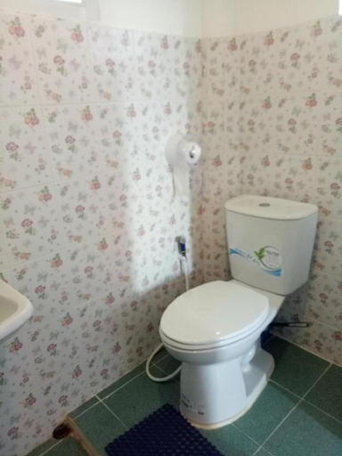 Bathroom, Kratommai Phuwaree, Wang Num Khiaw