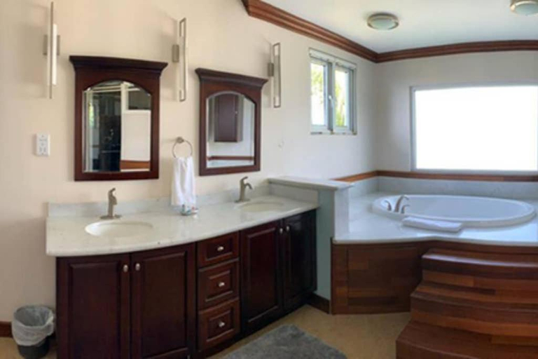 Bathroom 4, Villa Xona