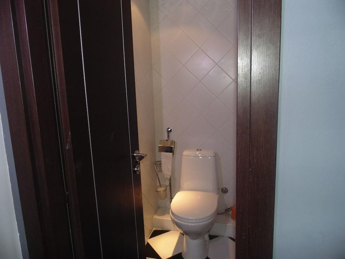 Bathroom 2, Citadel Comfort Hotel, Northern