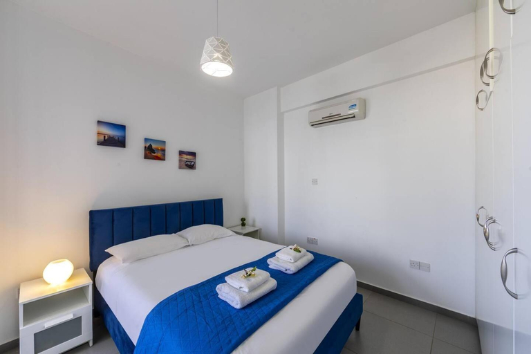 Bedroom 2, AirBnSea City Centre Side Sea view Apartments, Larnaca