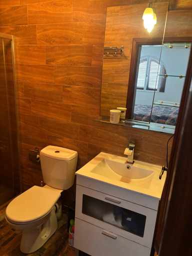 Bathroom 3, Double bedroom with private bathroom