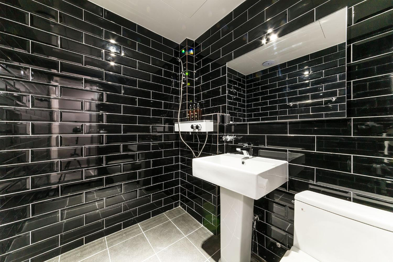 Bathroom 5, Incheon (Juan) HERTZ, Nam