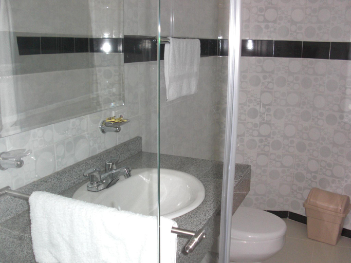 Bathroom 2, Hotel Aussie koala, Armenia
