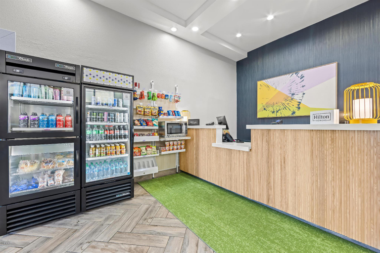 Food & Drinks 5, Spark by Hilton Kodak, Sevier