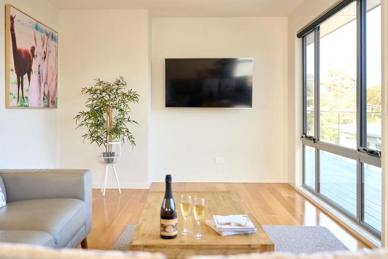5, Deja Blue 2 - Freycinet, Glamorgan-Spring Bay