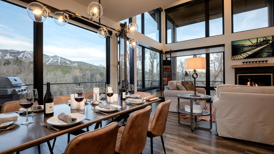 Food & Drinks, Hilltop Chateau, Routt