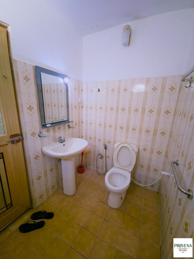 Bathroom 2, Second Home Resort- Homestay AC Room, WiFi, Kesbewa