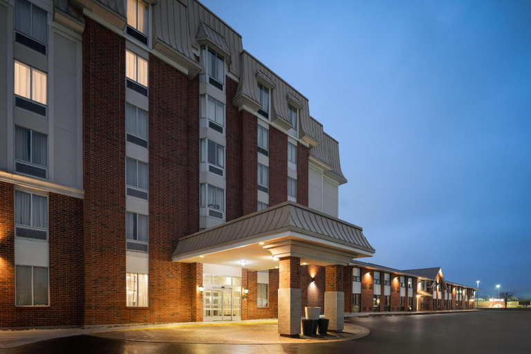 Exterior & Views