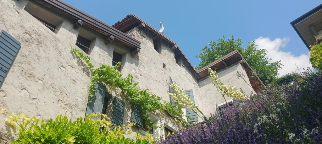 Others 5, Seeblick und offener Kamin - Casa di Florian, Brescia